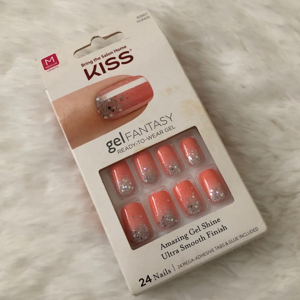 Kiss Gel Fantasy Nails with glitter